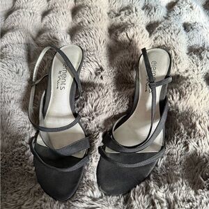 VINTAGE Elements by Nina Black Strappy Sandals